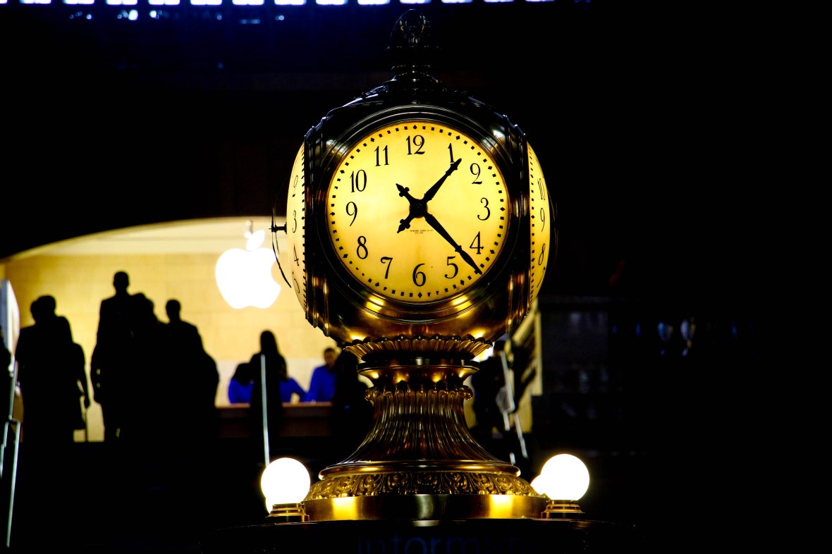 Lights Out: Golden Clock