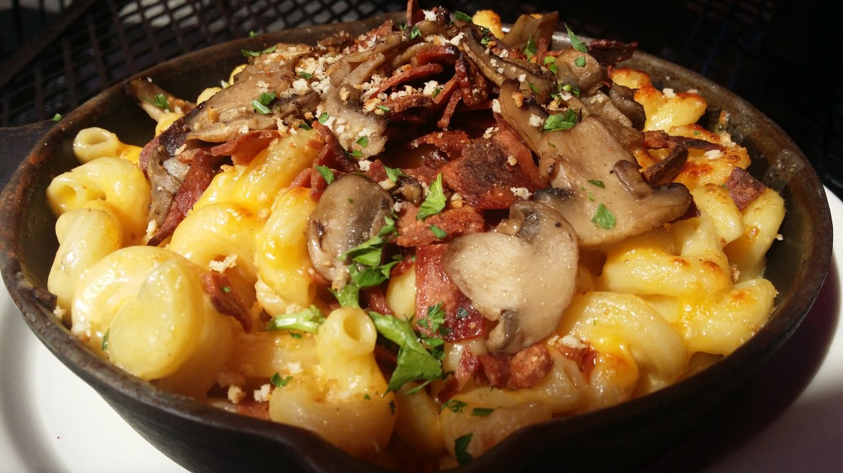 Bacon & Mushrooms Mac N Cheese