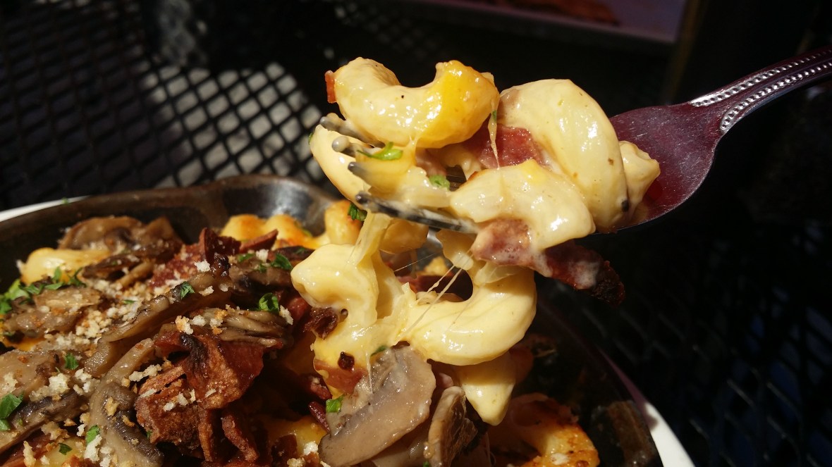 Bacon & Mushrooms Mac N Cheese 3