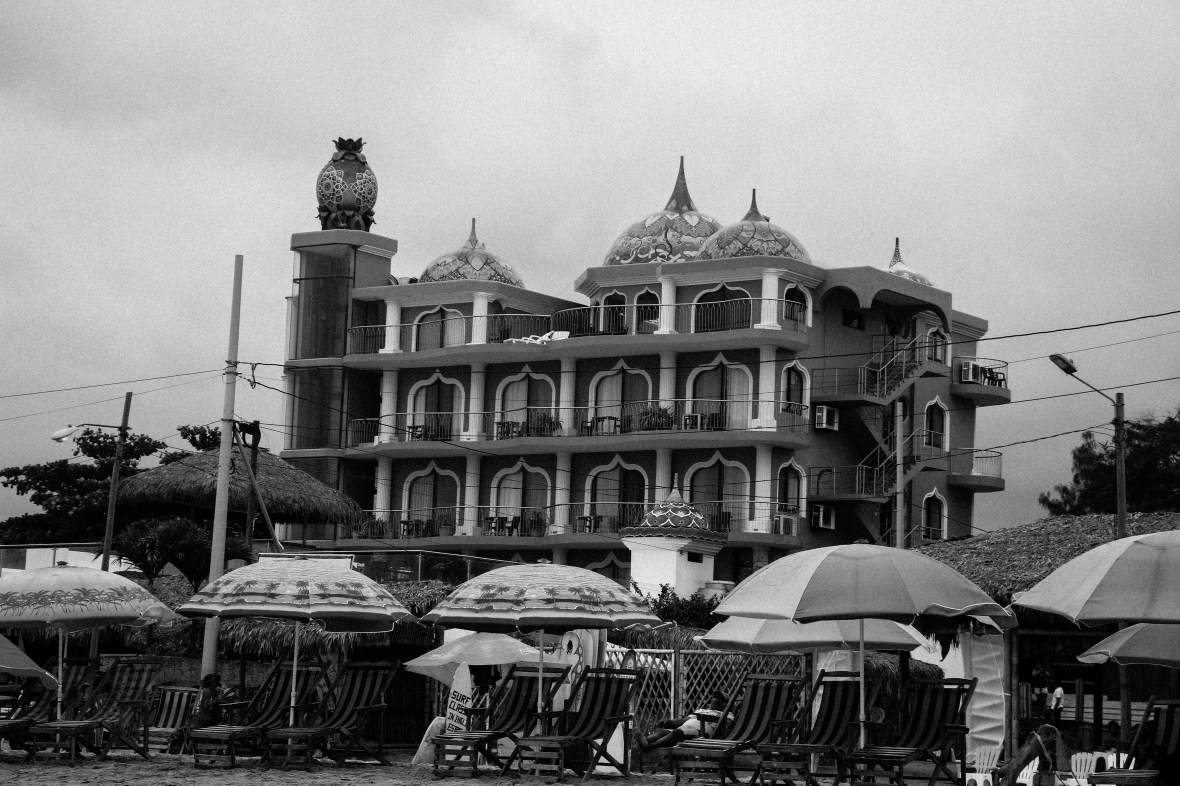 Montanita Beach Scene Black & White