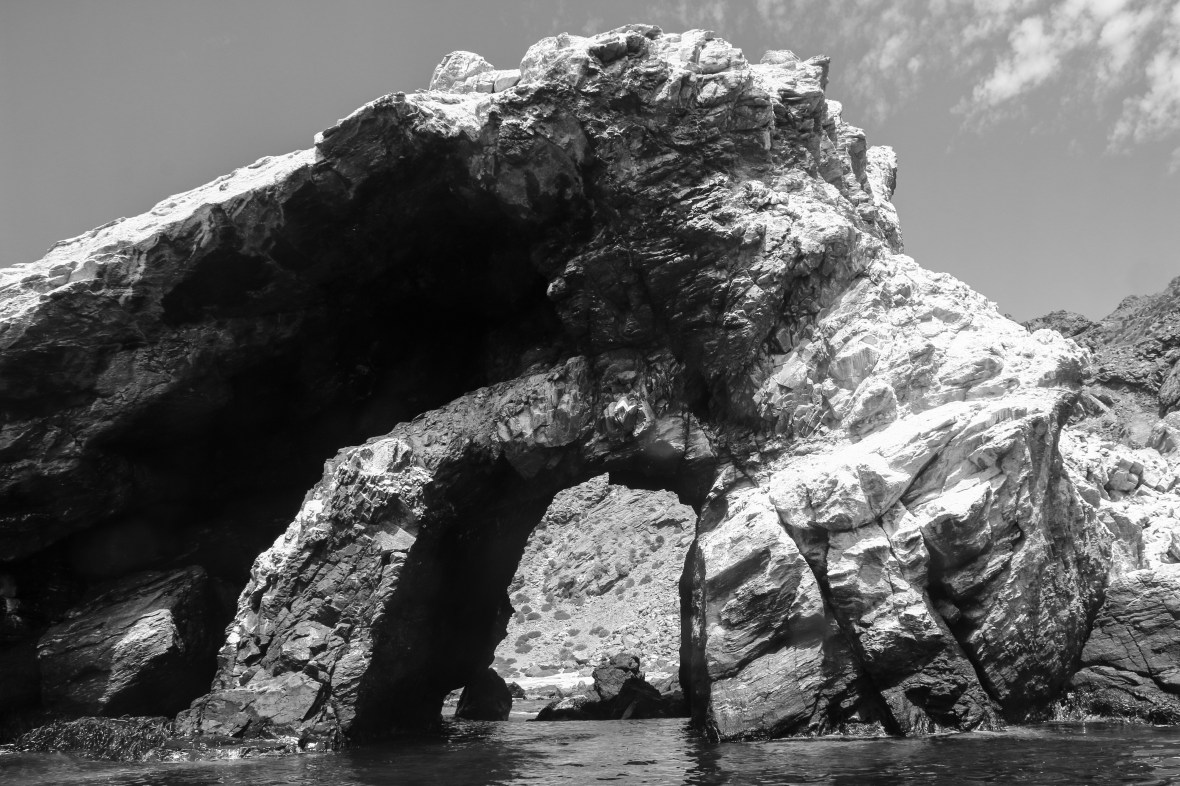 B + W Landscape Portrait Series: Rocks & Islands Chile