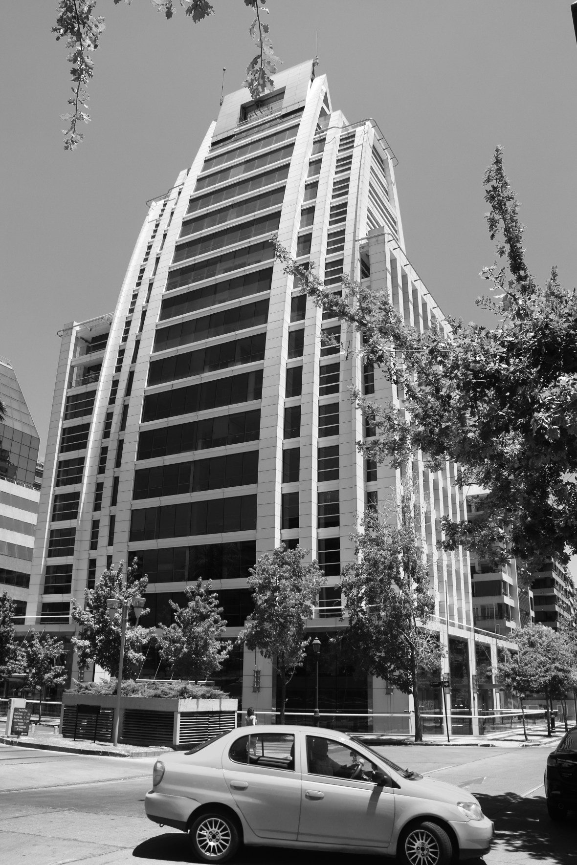 B + W Santiago Building Architecture